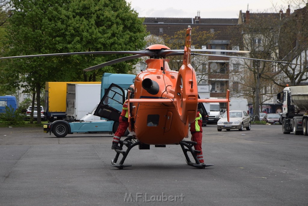 Einsatz Christoph 3 Koeln Vingst Thorwalsenstr Landung Marktplatz P08.JPG - Miklos Laubert